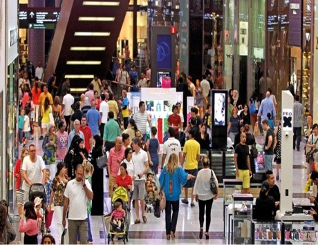 الصورة توضح أحد متاجر التسوق بإمارة دبي 