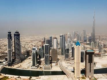 الصورة : ساحرة لمباني دبي الشاهقة 